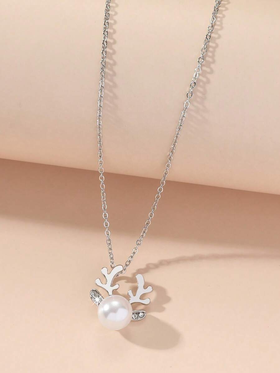 Christmas Deer Pearl Pendant - Silver