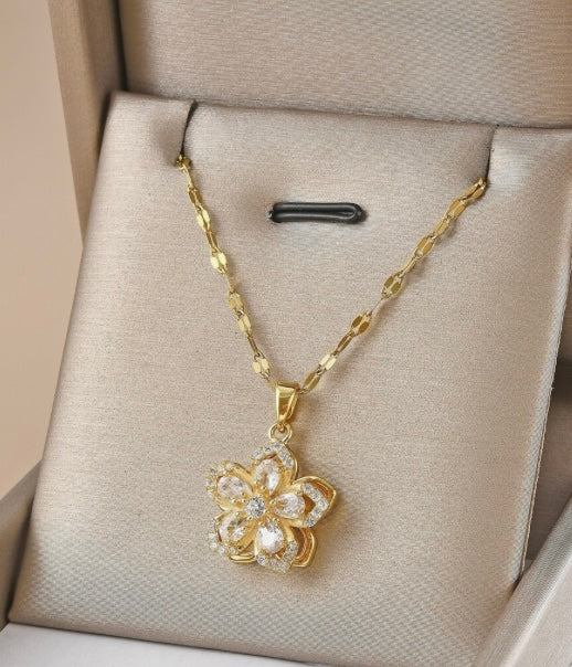 5-Petal Spinner Flower Necklace - Gold