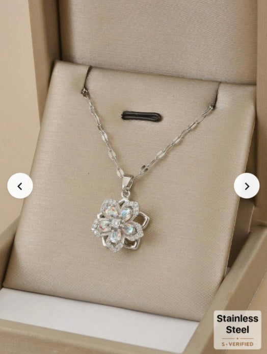 5-Petal Spinner Flower Necklace - Iridescent
