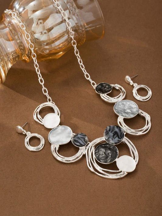 Circular Necklace - Gray