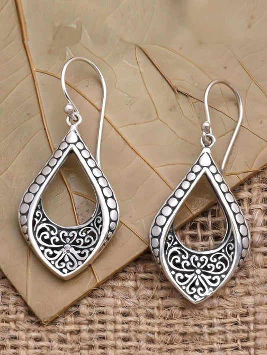 Hollow Carved Metal Earring - Silver