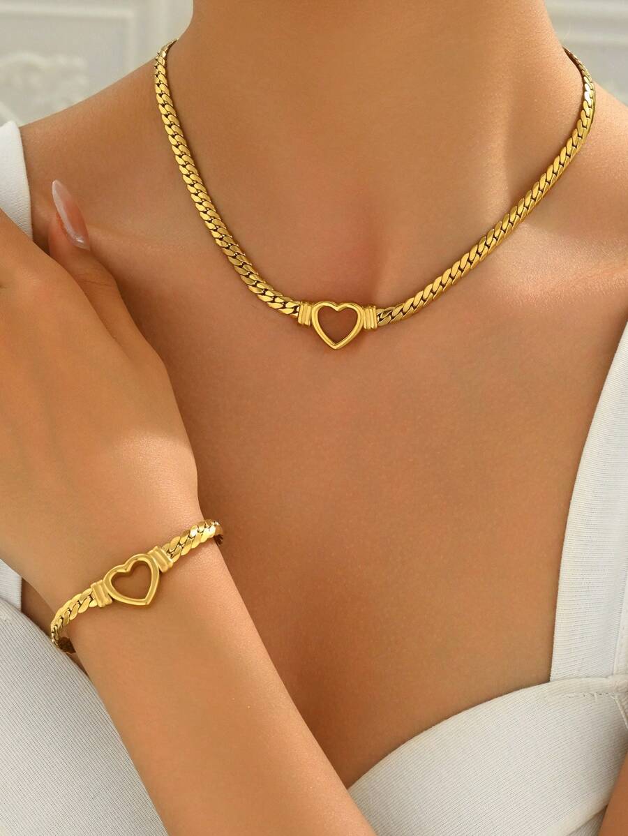 Hollow Heart Bracelet - Gold