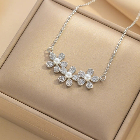 Flower Necklace - Silver